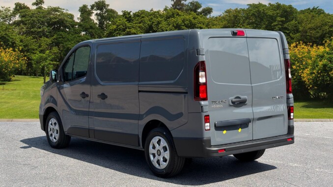 Renault Trafic Swb Diesel SL30 Blue dCi 130 Advance [Safety] Van - Image 2
